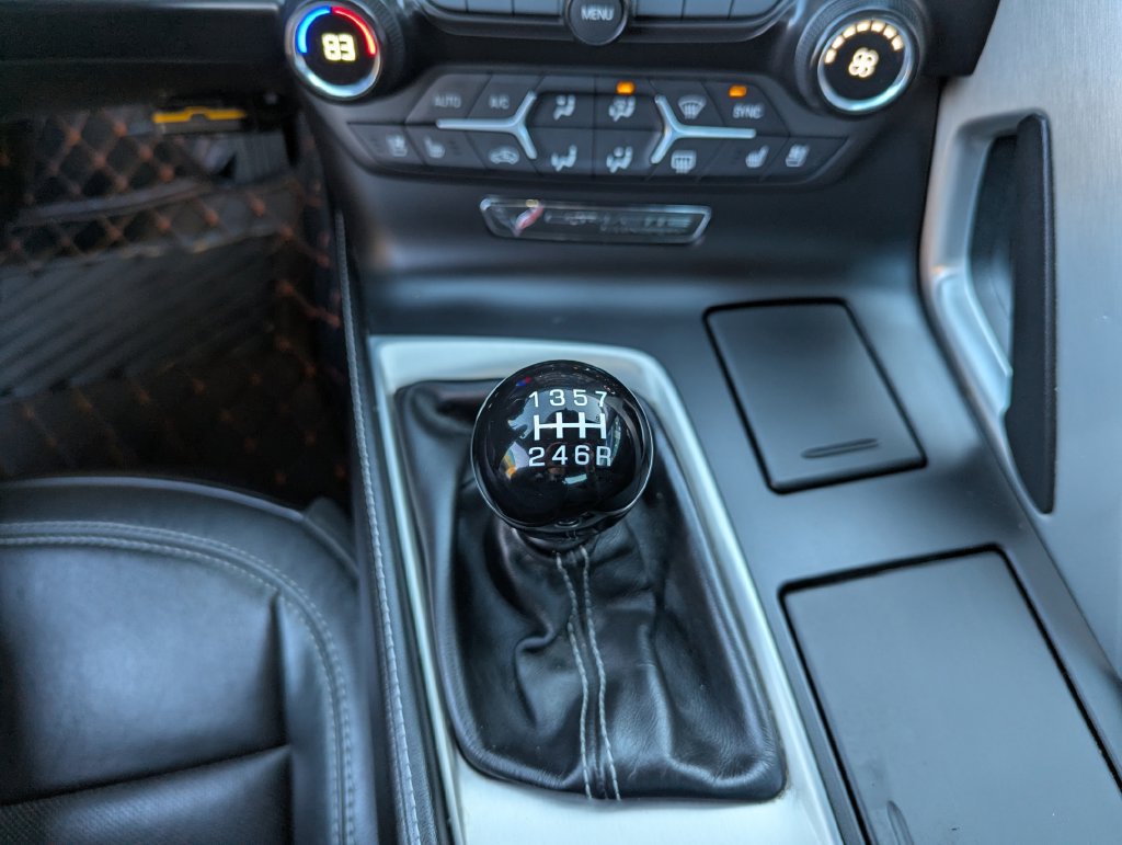Used 2016 Chevrolet Corvette Stingray Convertible w/ 2LT Preferred Equipment Group RWD image 31