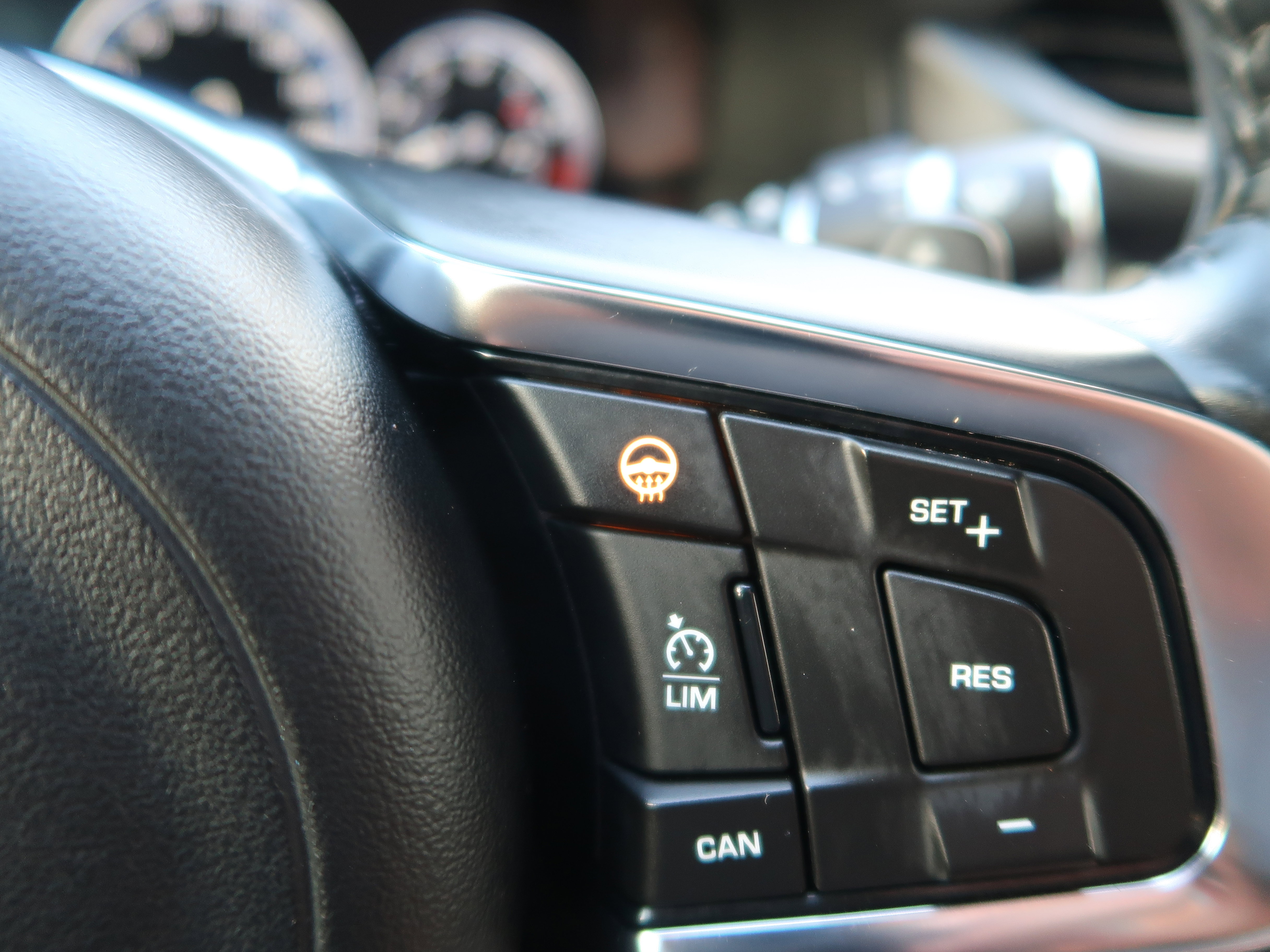 Used 2016 Jaguar XF R-Sport RWD image 25