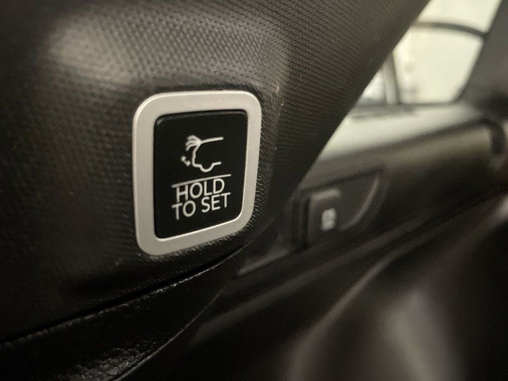 Used 2023 Jeep Grand Cherokee Limited image 29