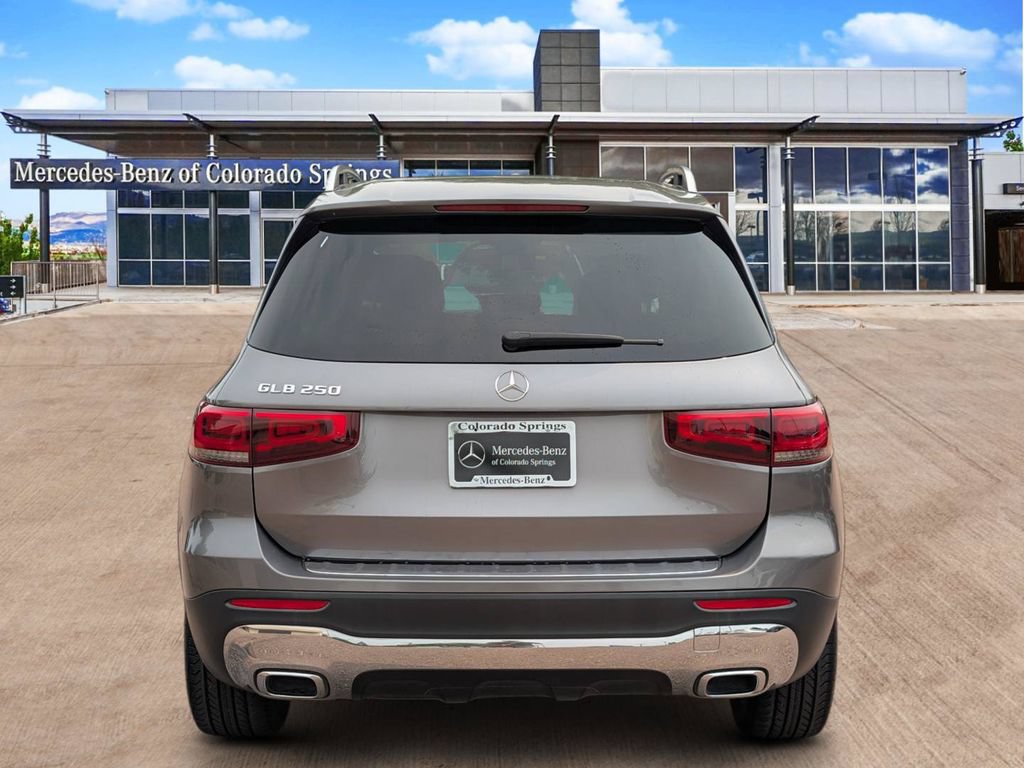 Used 2021 Mercedes-Benz GLB 250 w/ Premium Package image 6