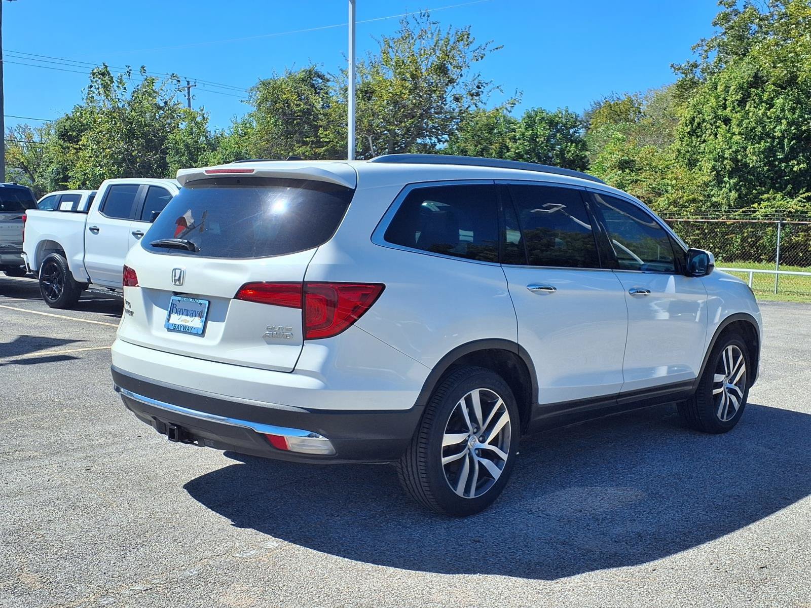 Used 2018 Honda Pilot Elite image 2
