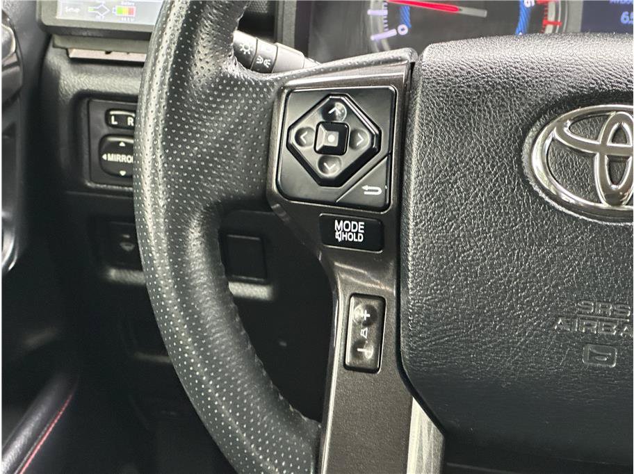 Used 2018 Toyota 4Runner TRD Off-Road AWD/4WD image 22