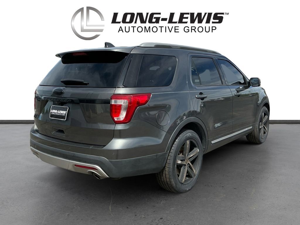 Used 2017 Ford Explorer XLT w/ Equipment Group 202A image 7