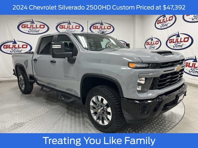 Used 2024 Chevrolet Silverado 2500 Custom w/ Custom Convenience Package AWD/4WD image 1