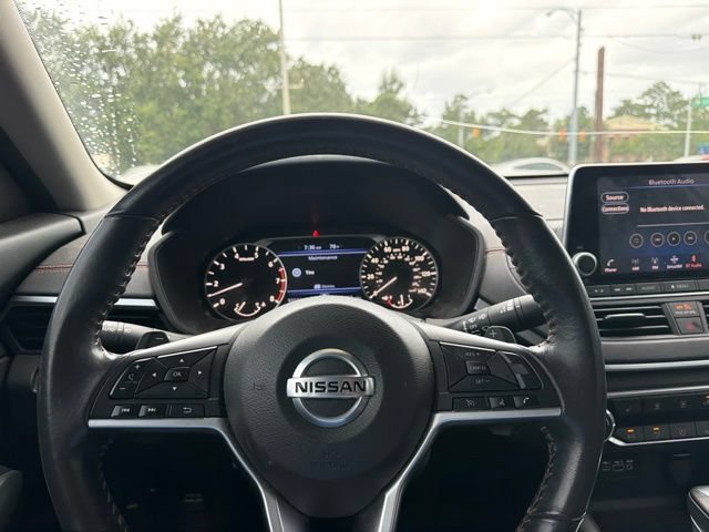 Used 2022 Nissan Altima 2.5 SR w/ Midnight Edition Package FWD image 11