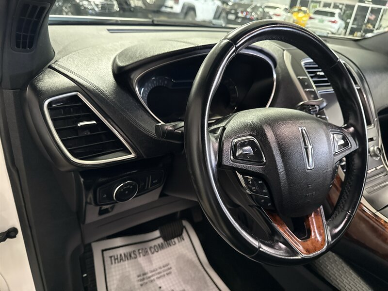 Used 2018 Lincoln MKX Select w/ Select Plus Package FWD image 17