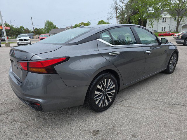 Used 2024 Nissan Altima 2.5 SV image 3