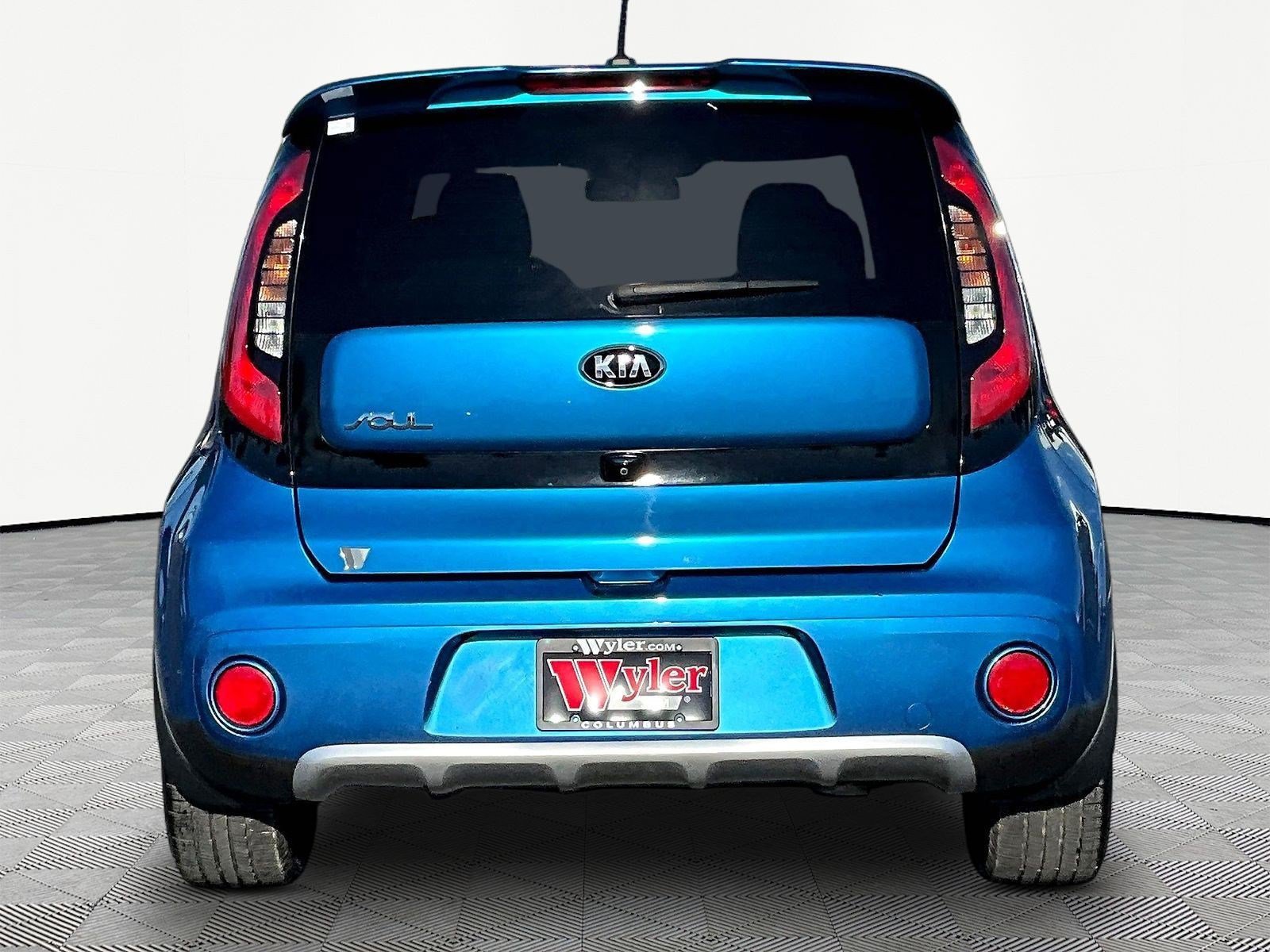 Used 2018 Kia Soul + FWD image 5
