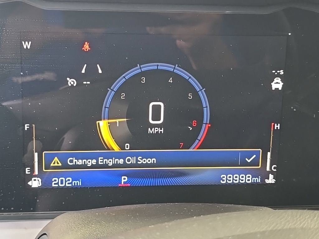 Used 2025 Chevrolet Trax LT FWD image 5