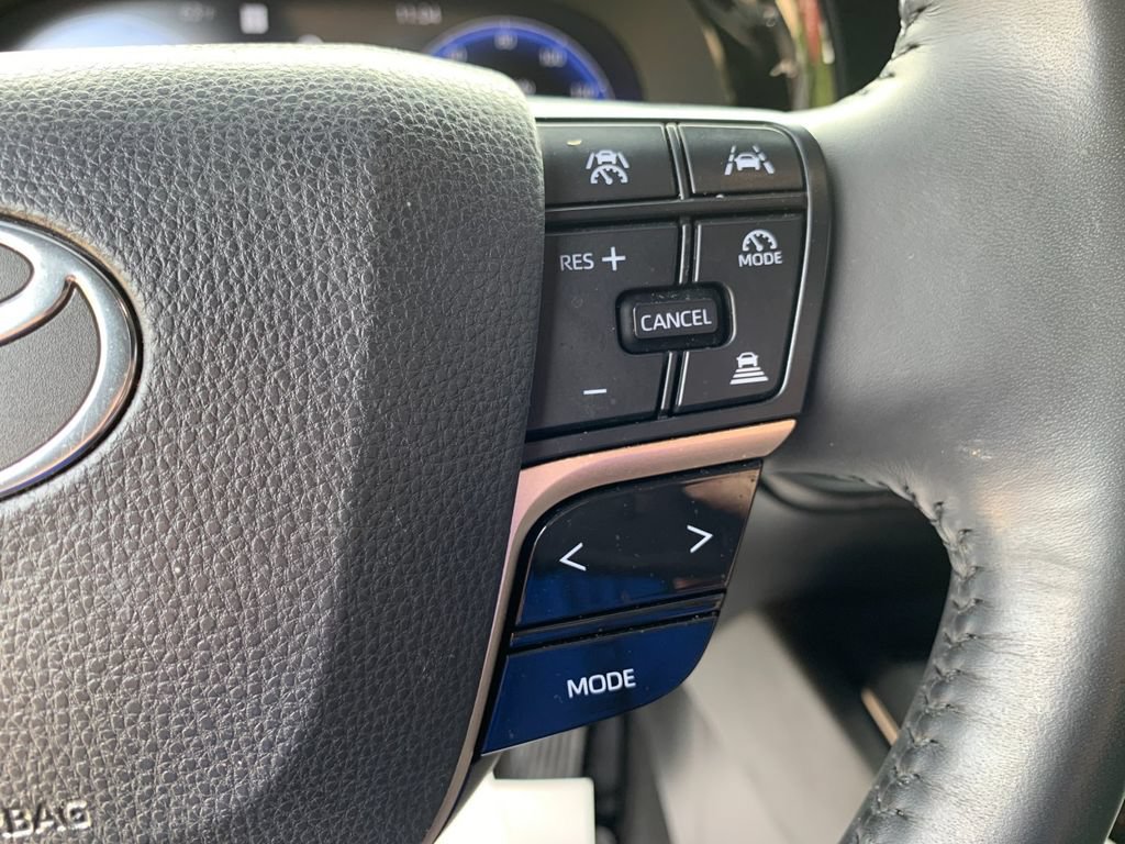 Used 2023 Toyota Crown AWD/4WD image 28