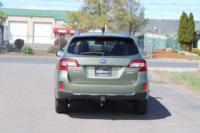 Used 2017 Subaru Outback 2.5i Premium image 4