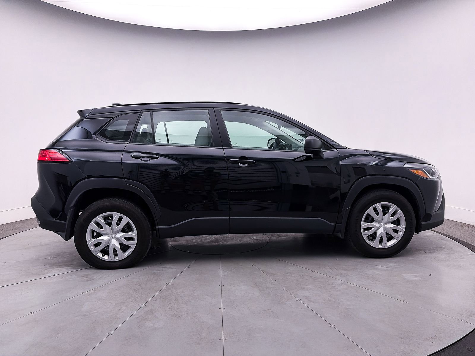 Used 2025 Toyota Corolla Cross L FWD image 35