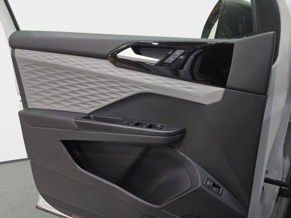 Used 2023 Volkswagen Taos S image 27