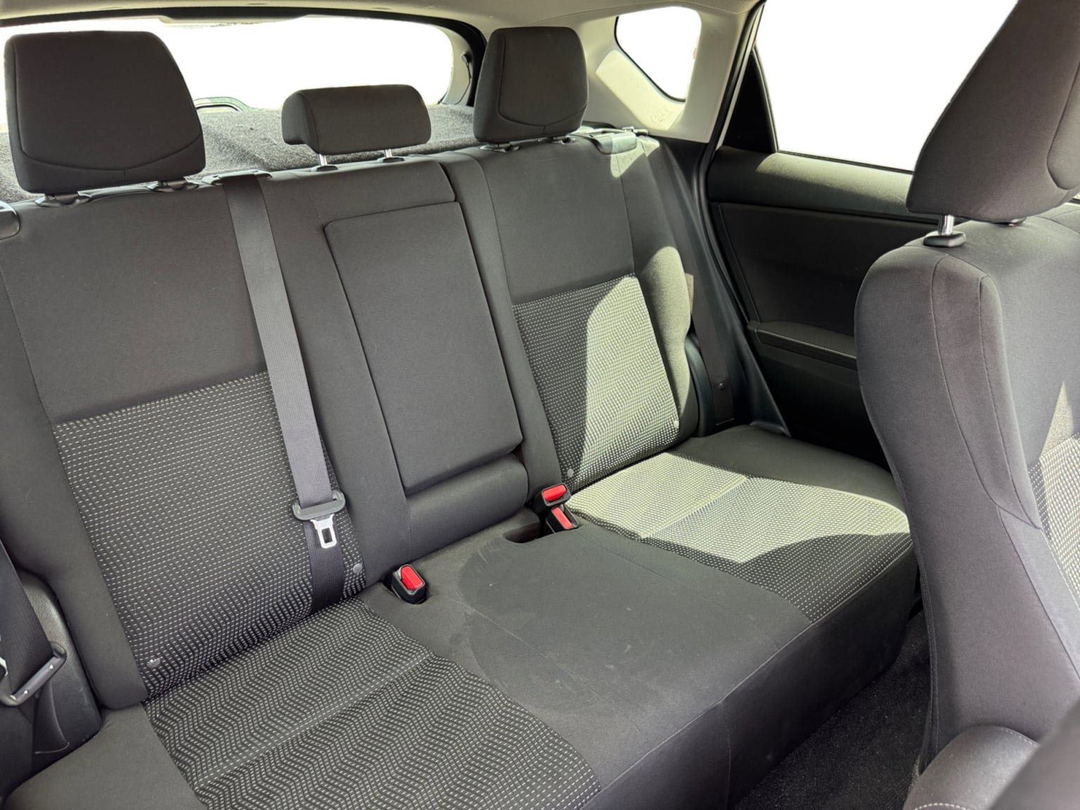 Used 2018 Toyota Corolla iM w/ Carpet Mat Package (TMS) FWD image 17
