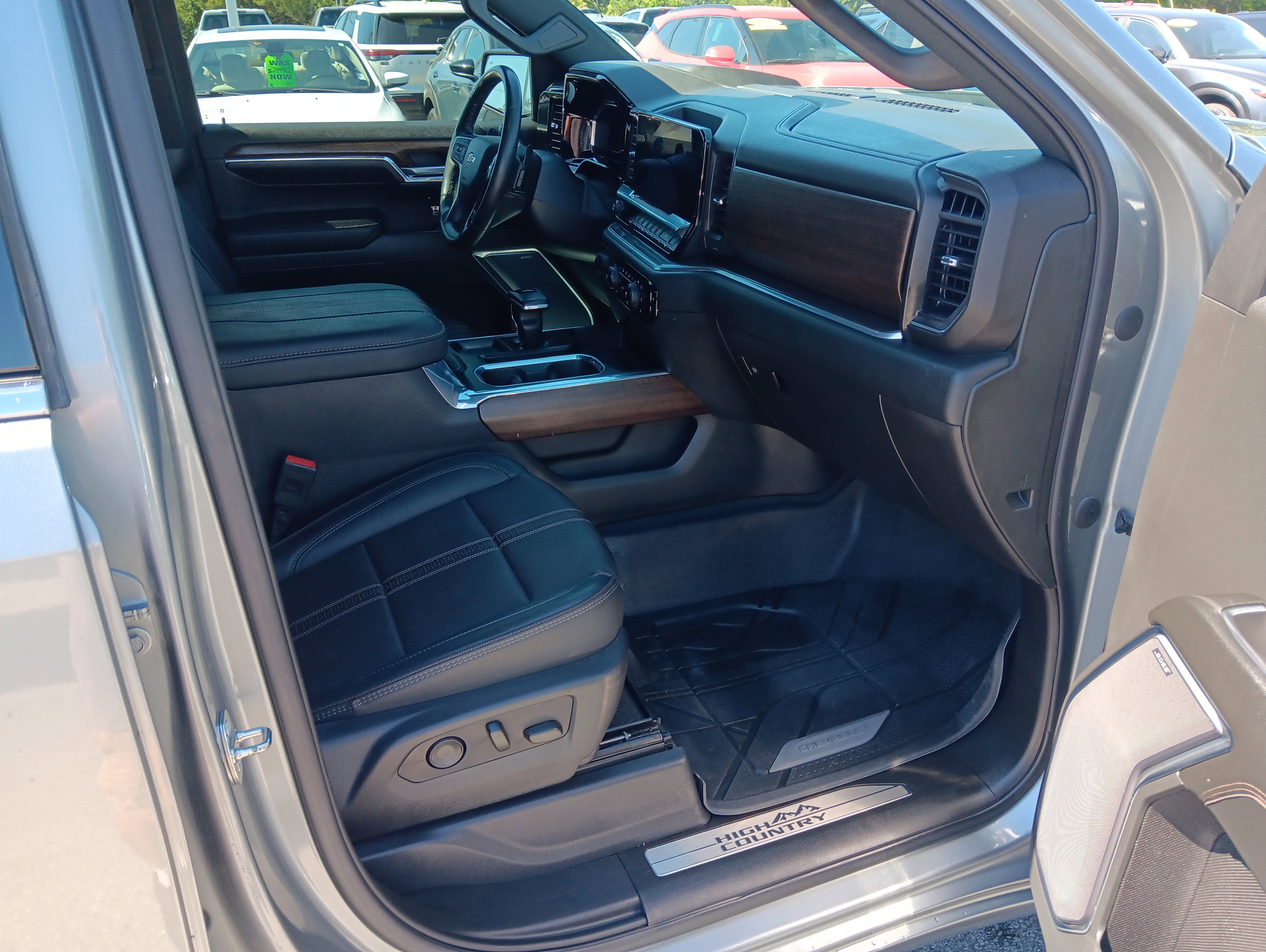 Used 2023 Chevrolet Silverado 1500 High Country w/ High Country Premium Package AWD/4WD image 19