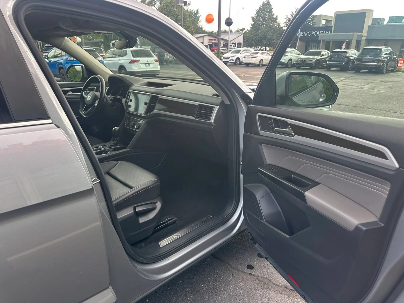 Used 2021 Volkswagen Atlas SE FWD image 20