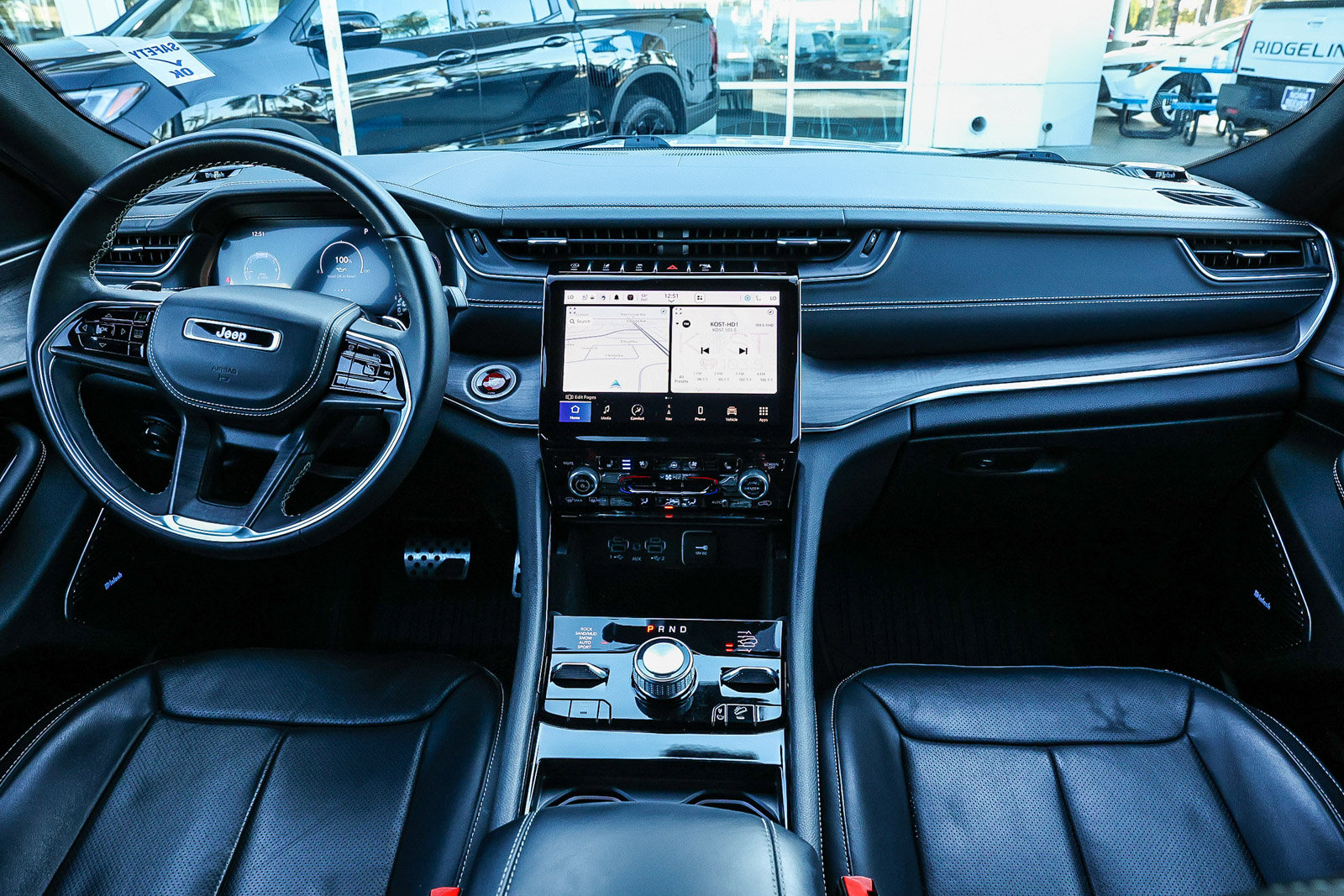 Used 2022 Jeep Grand Cherokee Overland image 3