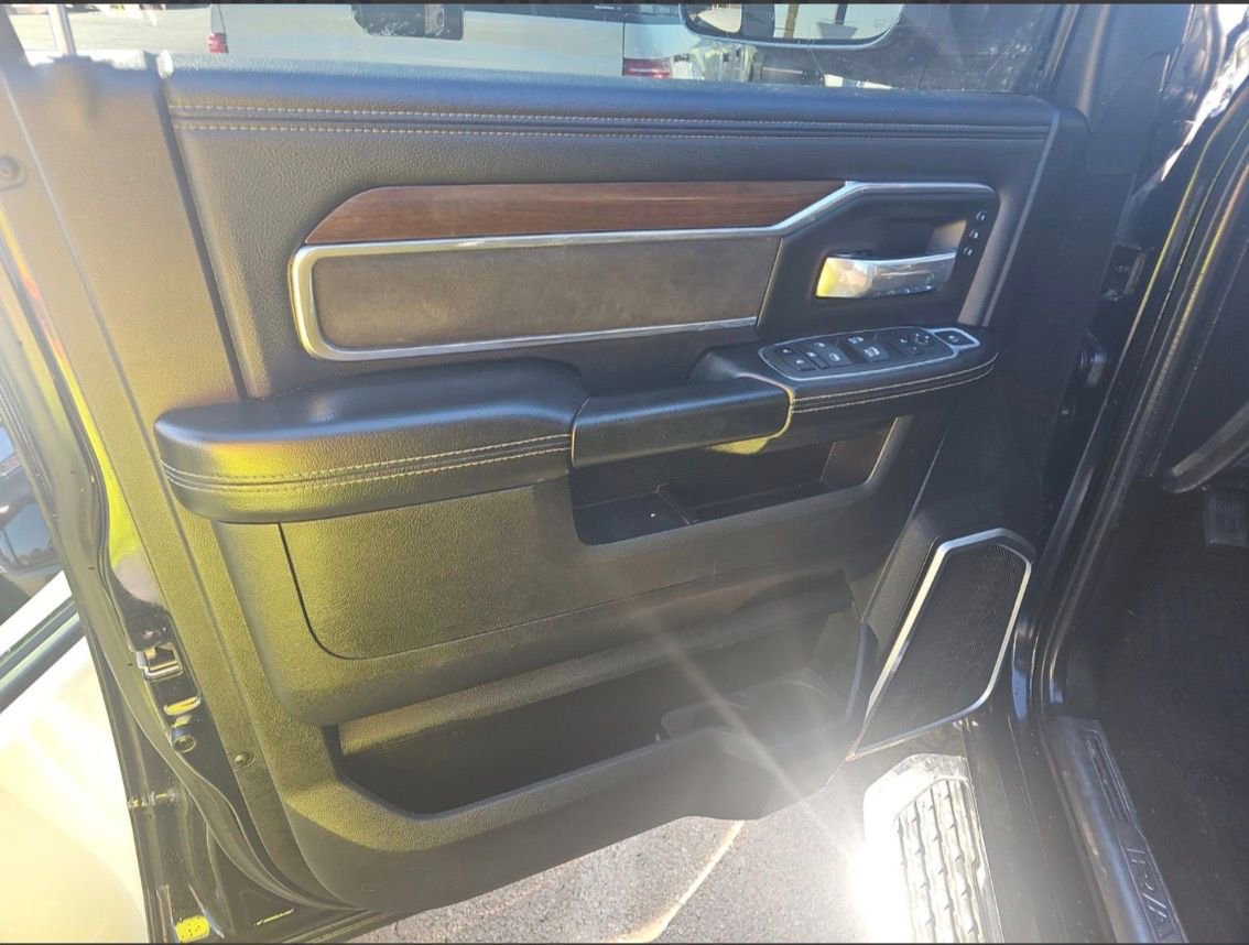 Used 2022 RAM 3500 Laramie image 8