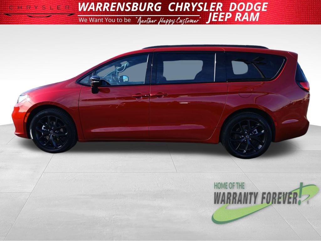 New 2026 Chrysler Pacifica Select w/ S Appearance Package image 7