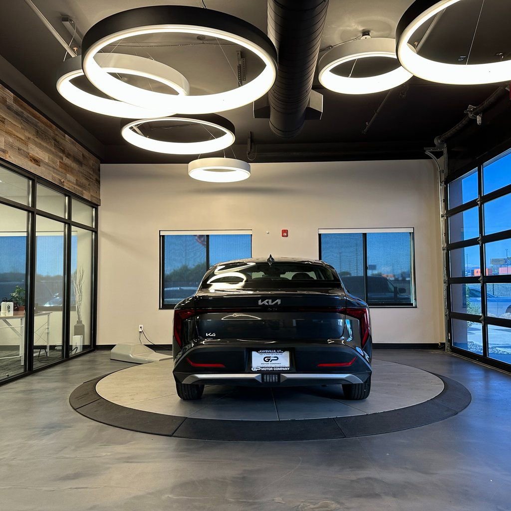 Used 2025 Kia K4 LXS image 4