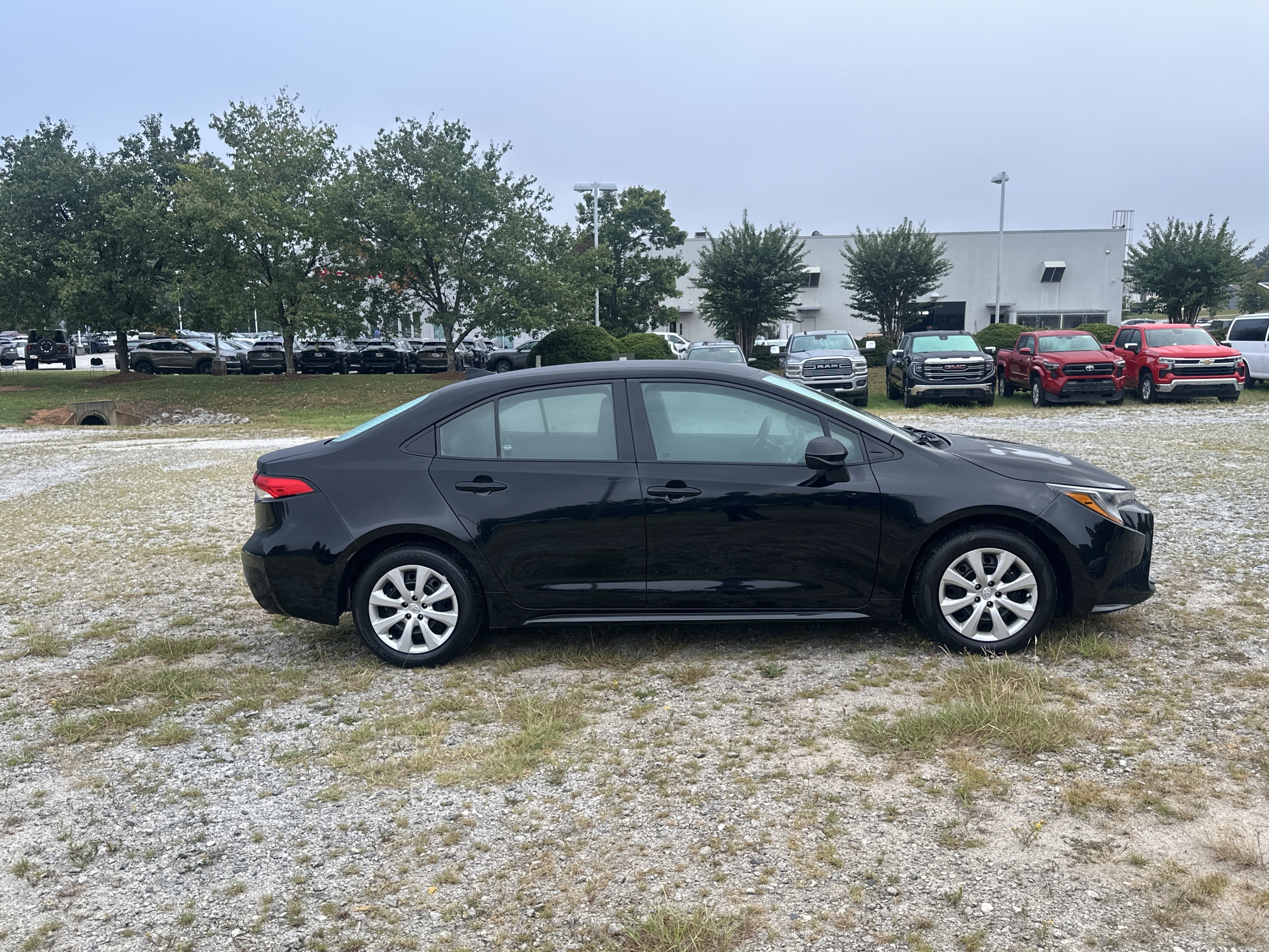 Used 2024 Toyota Corolla LE FWD image 4