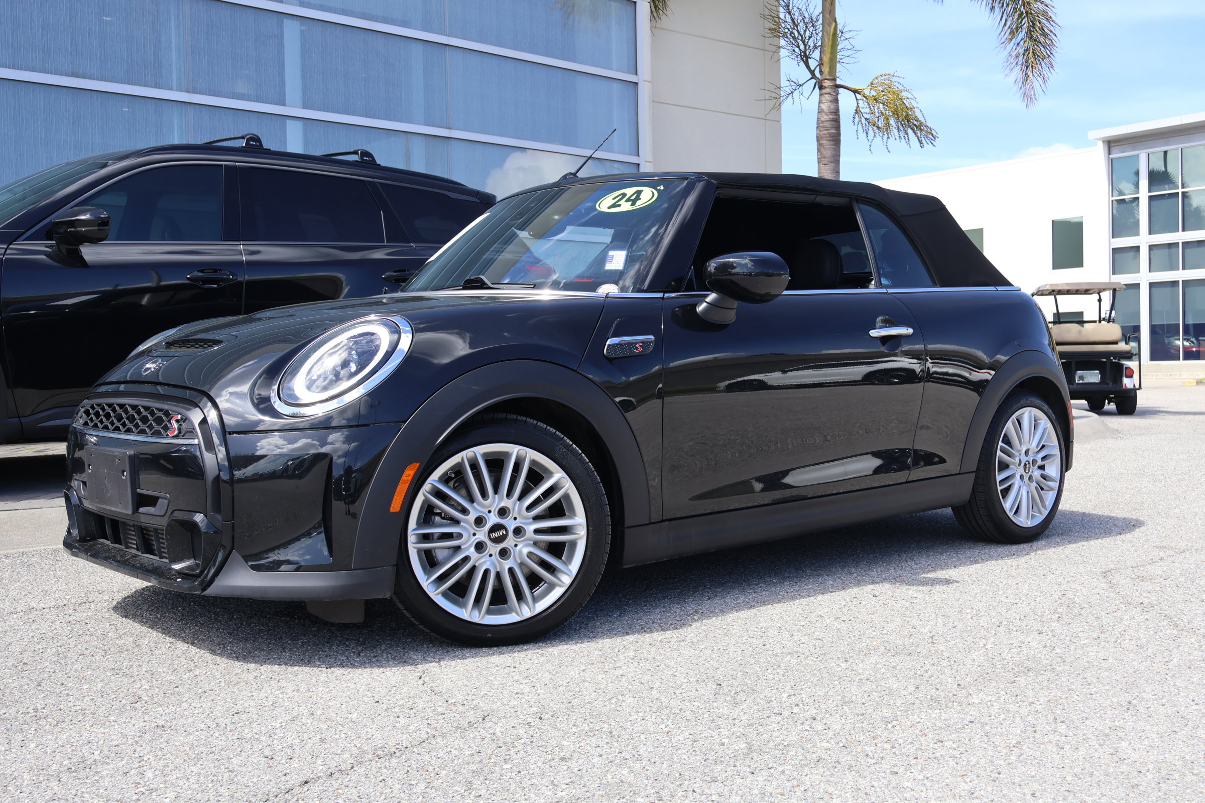 Used 2024 MINI Cooper S image 1