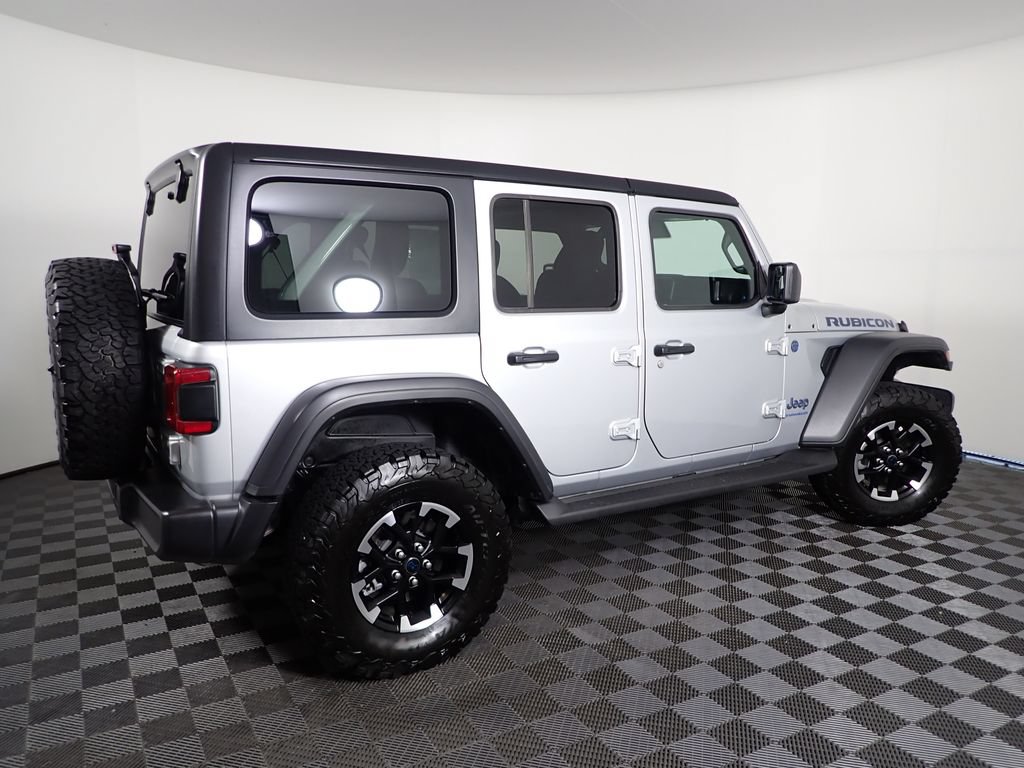 Used 2024 Jeep Wrangler Unlimited Rubicon 4xe w/ Convenience Group AWD/4WD image 16