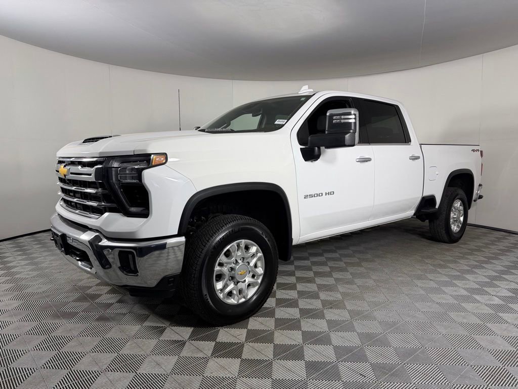 Used 2025 Chevrolet Silverado 2500 LTZ w/ LTZ Convenience Package AWD/4WD image 3