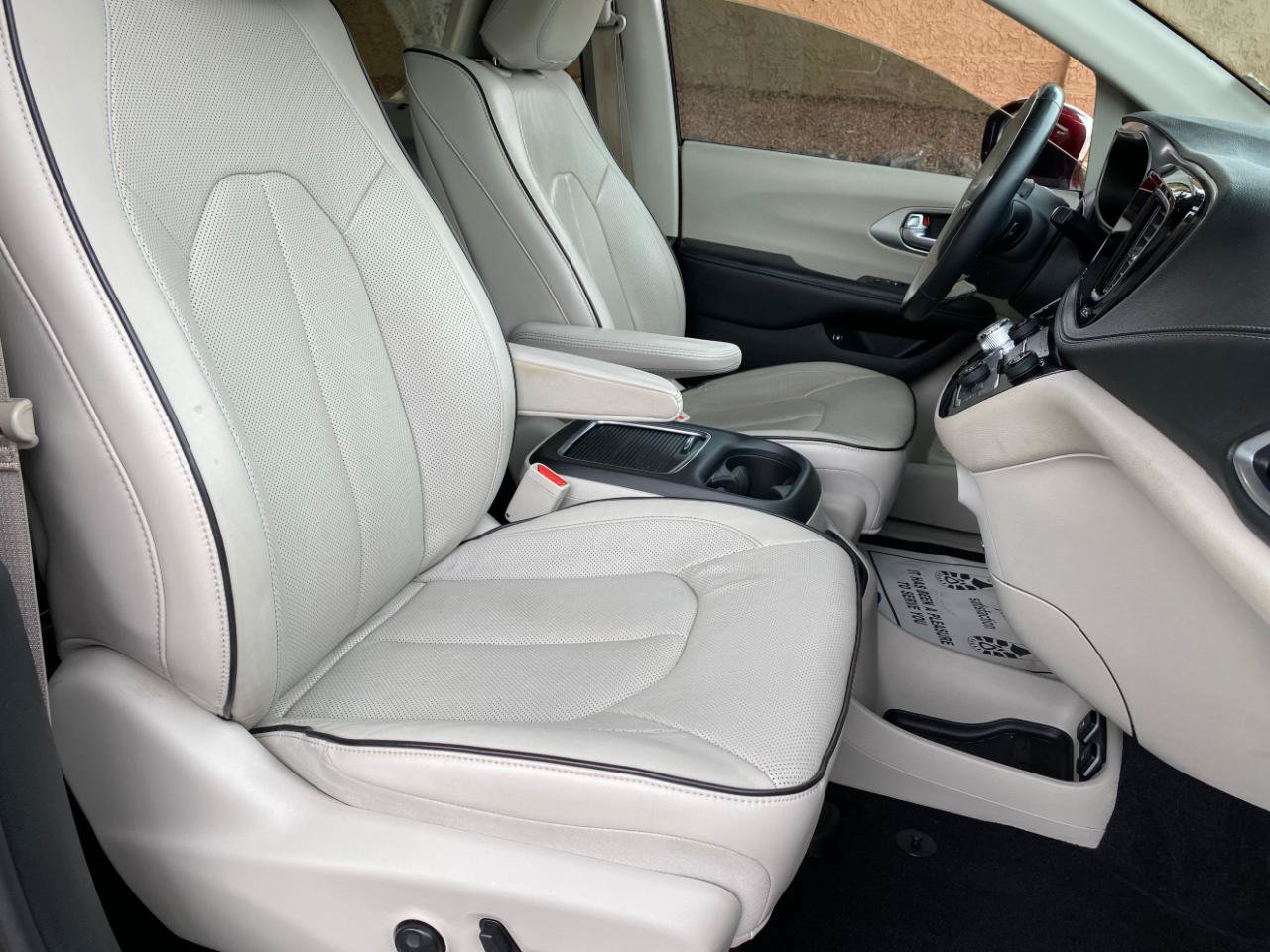Used 2018 Chrysler Pacifica Limited FWD image 59