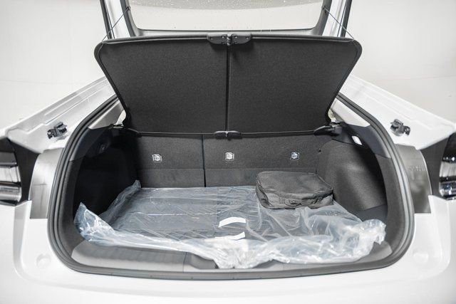 New 2026 Toyota Prius Plug-In Hybrid FWD image 10