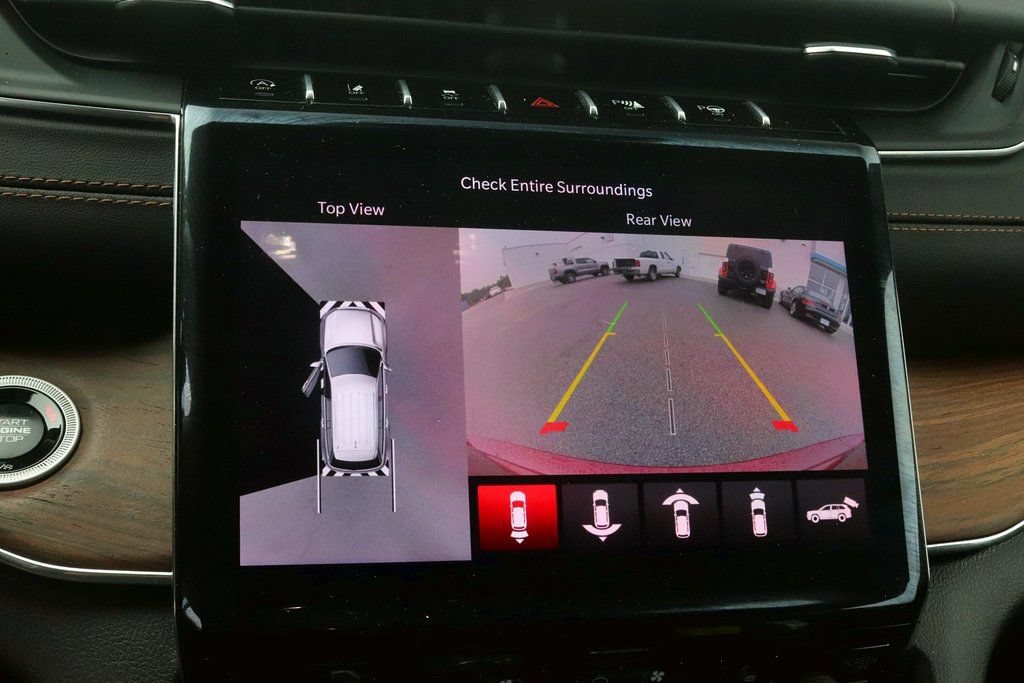 Used 2025 Jeep Grand Cherokee Summit AWD/4WD image 27