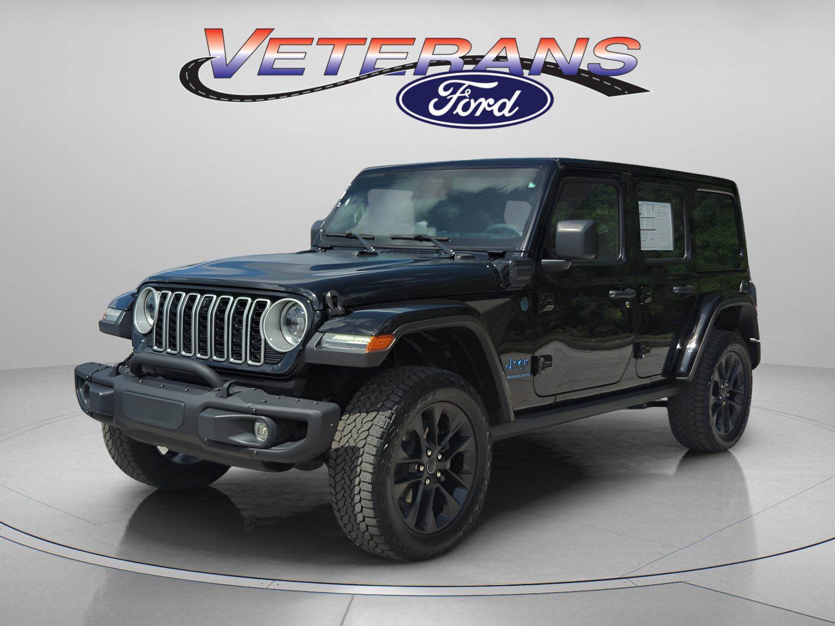 Used 2025 Jeep Wrangler Unlimited Sahara AWD/4WD image 1