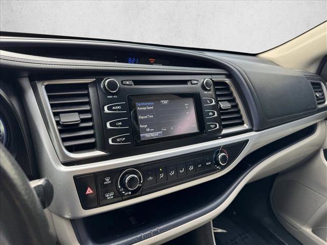 Used 2014 Toyota Highlander LE image 13