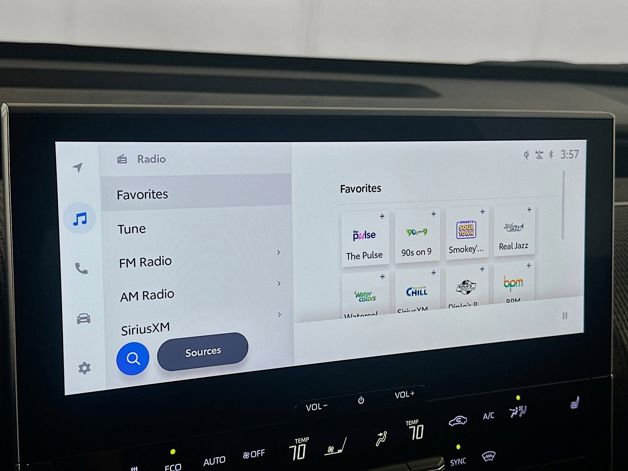 Used 2024 Toyota bZ4X XLE w/ Weather Package FWD image 21