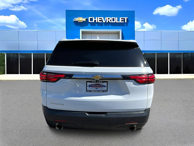 Used 2023 Chevrolet Traverse LS w/ Safety Package FWD image 4