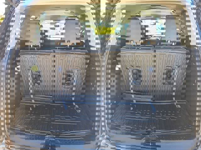 Used 2023 GMC Acadia SLT image 23