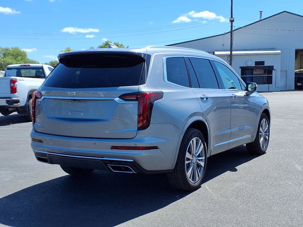 Used 2025 Cadillac XT6 Premium Luxury image 4