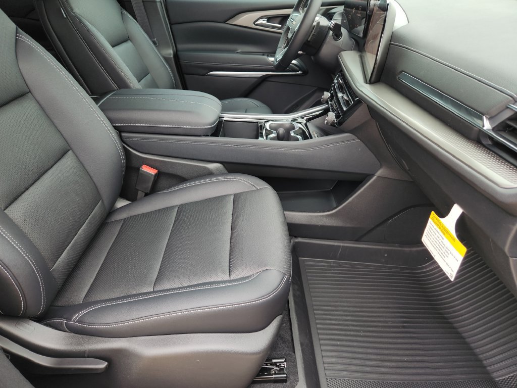 New 2026 Chevrolet Traverse LT w/ Driver Confidence Package FWD image 10