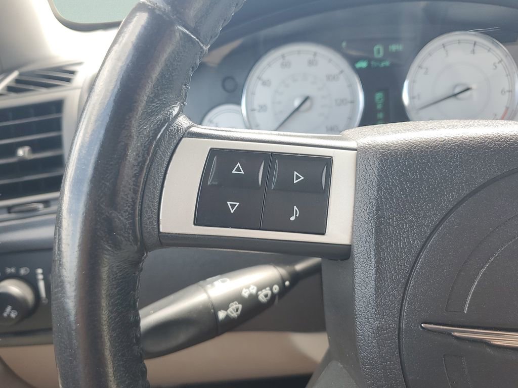 Used 2007 Chrysler 300 Touring L image 24
