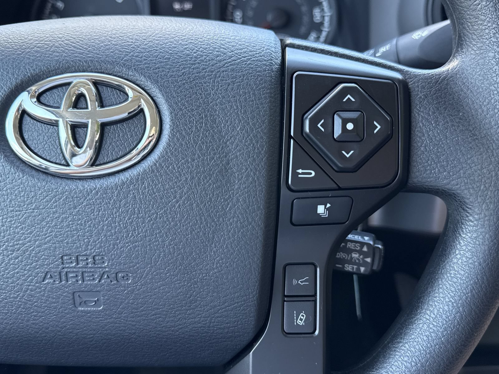 Used 2023 Toyota Tacoma SR AWD/4WD image 19
