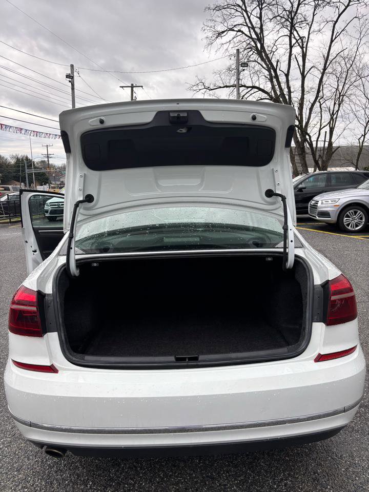 Used 2017 Volkswagen Passat 1.8T SE image 5