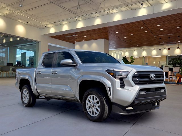 Used 2025 Toyota Tacoma SR5 AWD/4WD image 7
