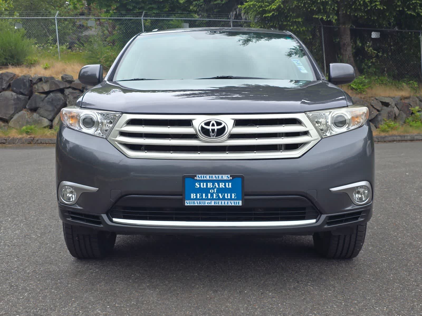 Used 2011 Toyota Highlander SE w/ Tow Pkg AWD/4WD image 5
