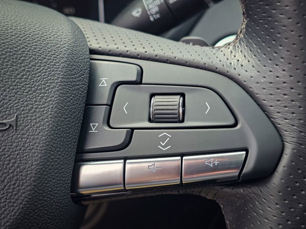 Used 2023 Cadillac XT4 Sport image 22