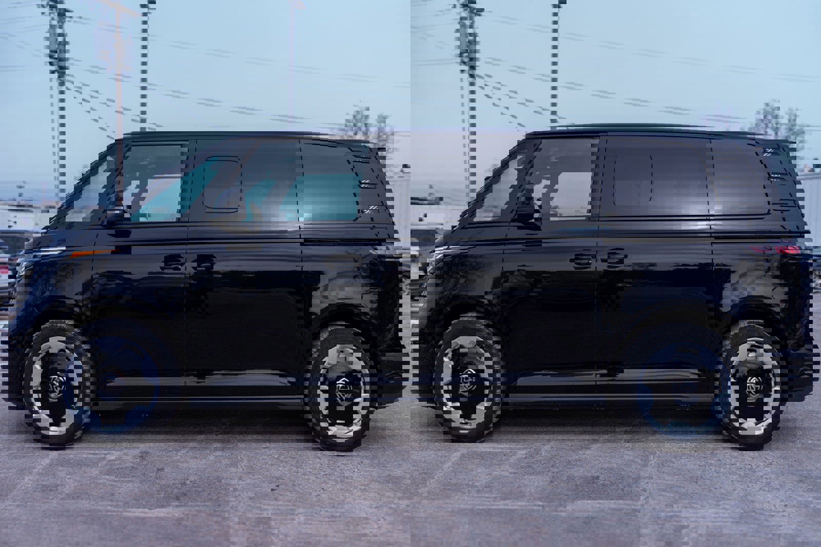 New 2025 Volkswagen ID. Buzz Pro S image 3