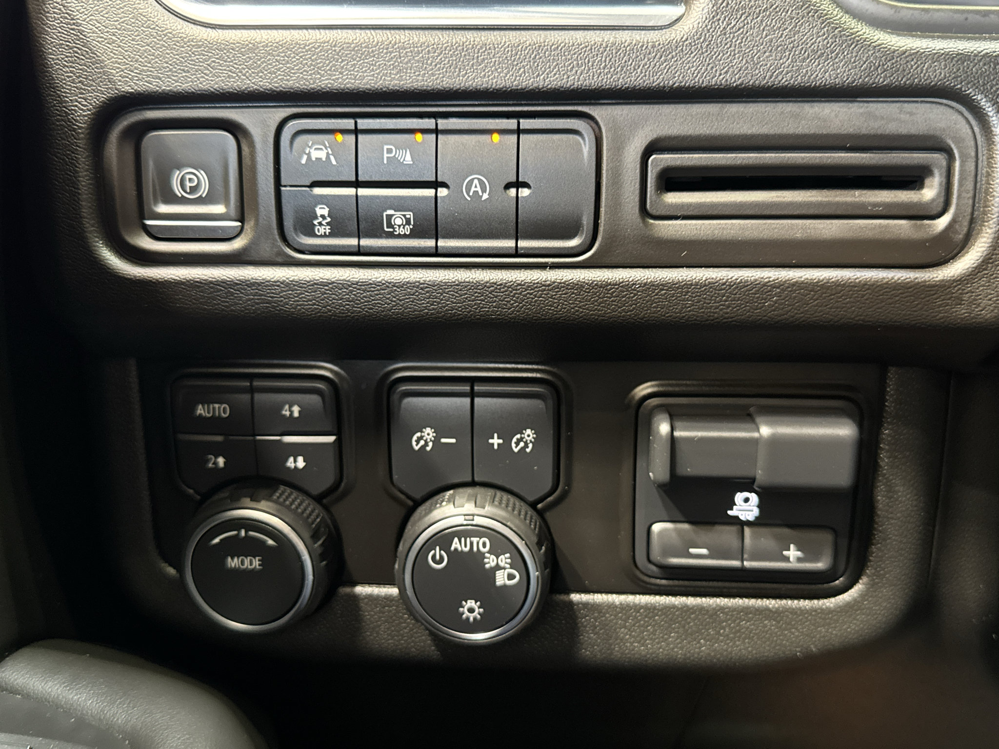 Used 2023 Chevrolet Tahoe RST w/ Sport Performance Package AWD/4WD image 34