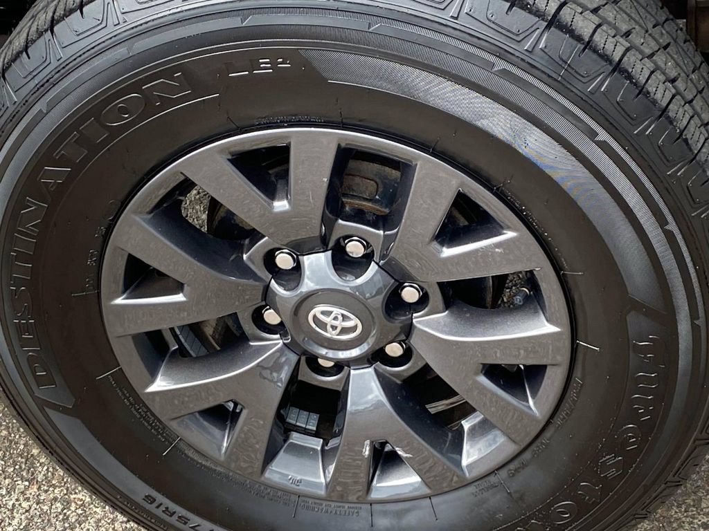 Used 2023 Toyota Tacoma SR5 AWD/4WD image 26
