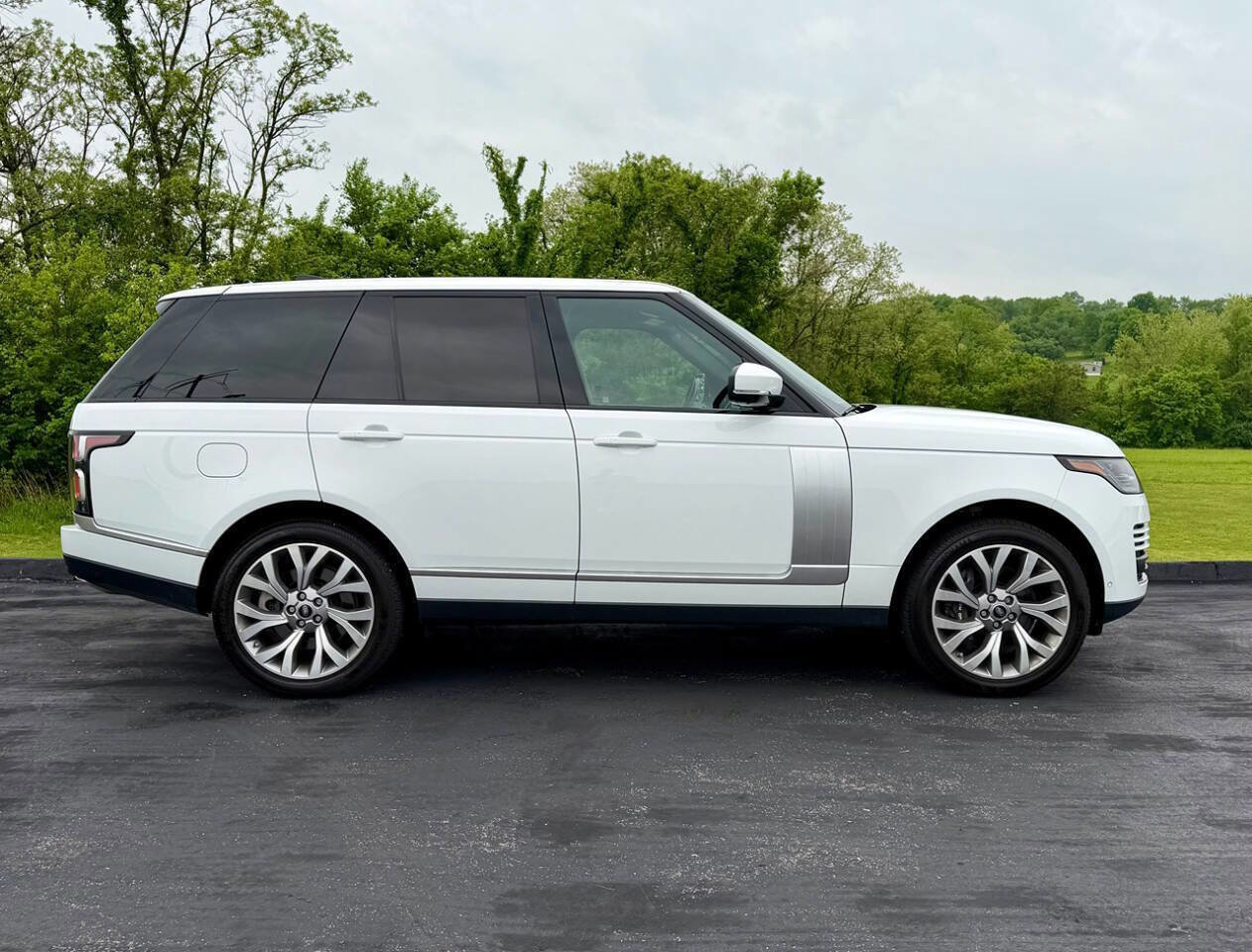 Used 2019 Land Rover Range Rover Supercharged AWD/4WD image 2