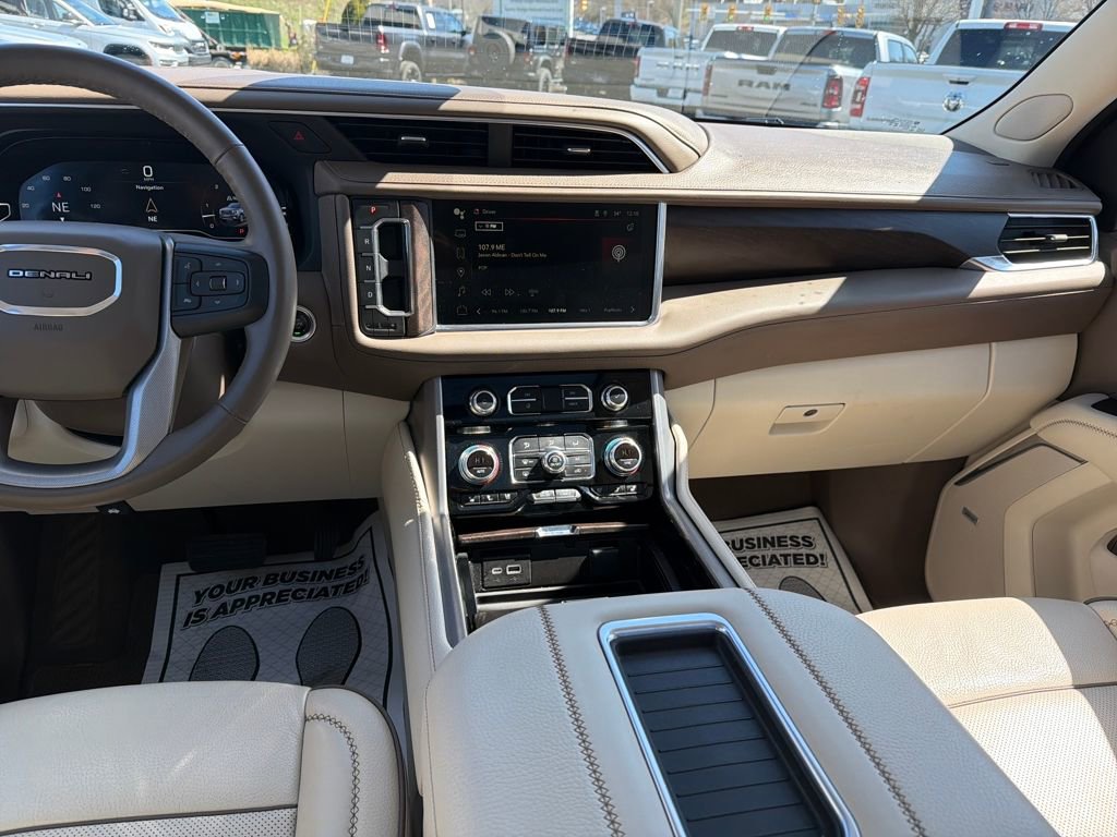 Used 2024 GMC Yukon XL Denali image 16