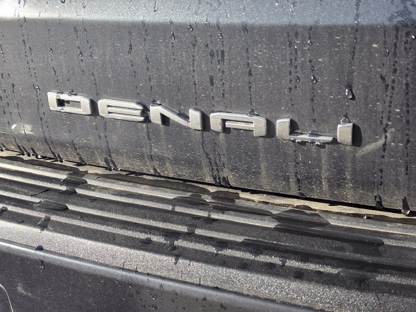Used 2022 GMC Yukon XL Denali w/ Denali Premium Package AWD/4WD image 7